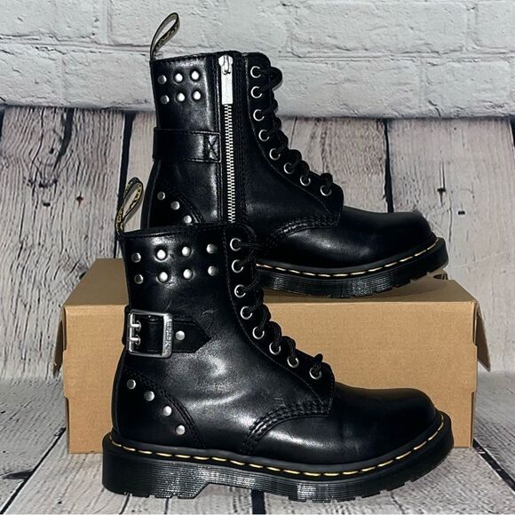 NWT Dr. Martens 1460 Pascal Hardware Studded Leather Boots - Picture 13 of 13